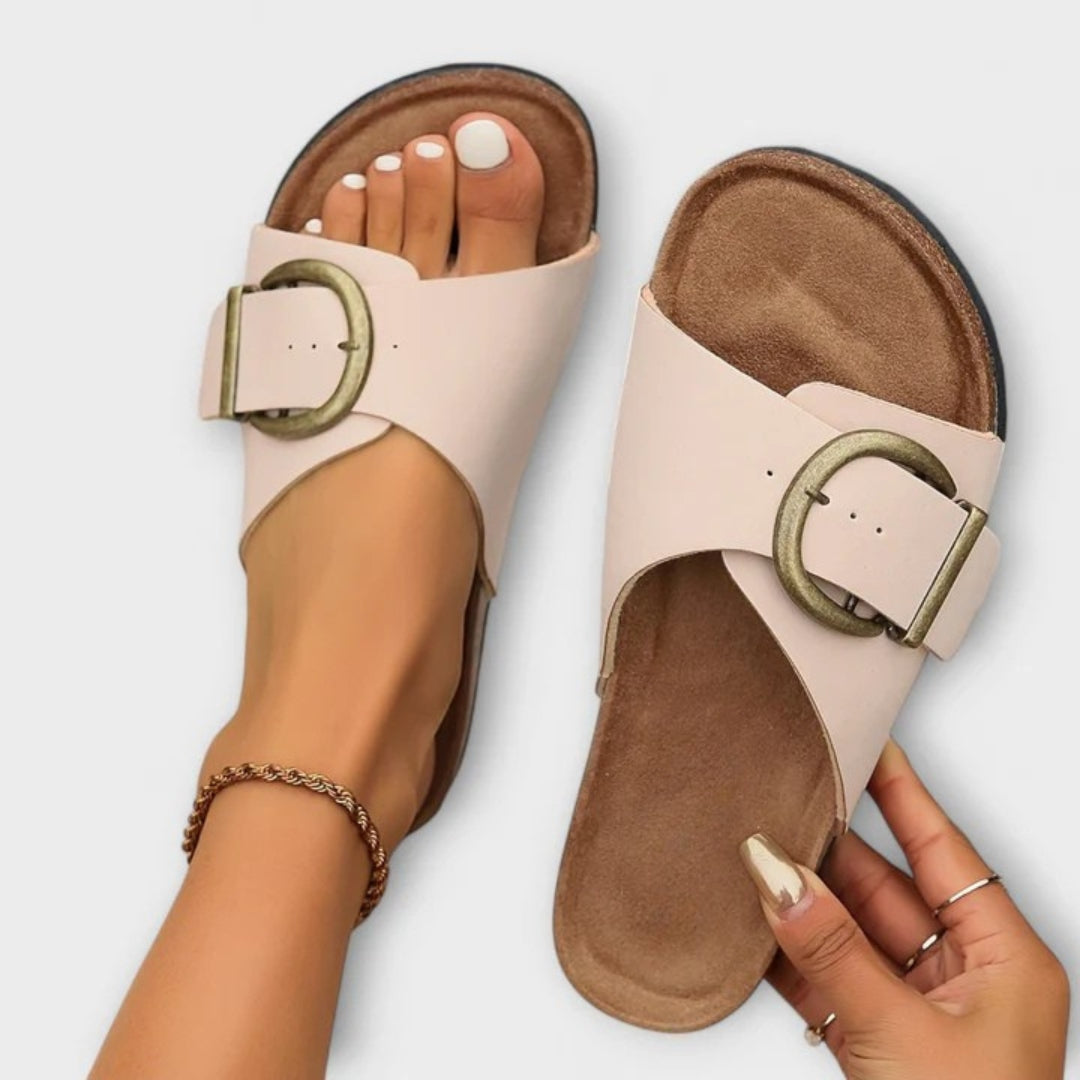 Tyra™ – Ortopediska sandaler med justerbart spänne