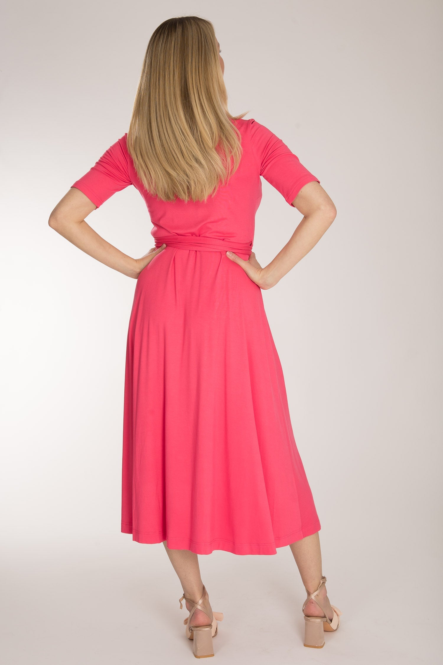 Bianca™ – Omlottklänning i midilängd – Blush Pink