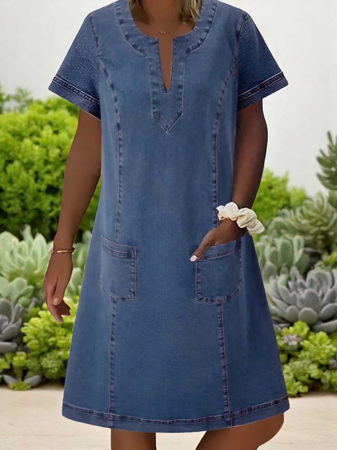 Saga™ – Mjuk Denimklänning med Fickor