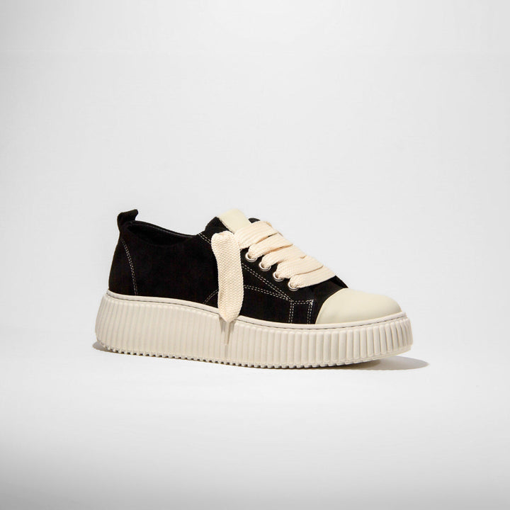 Mads™ – Svartvita sneakers med kraft och karaktär