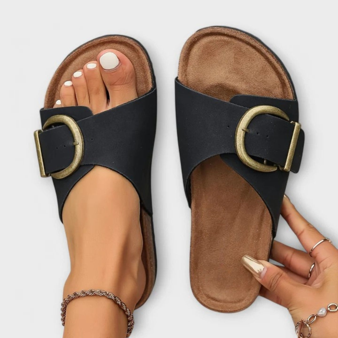 Tyra™ – Ortopediska sandaler med justerbart spänne