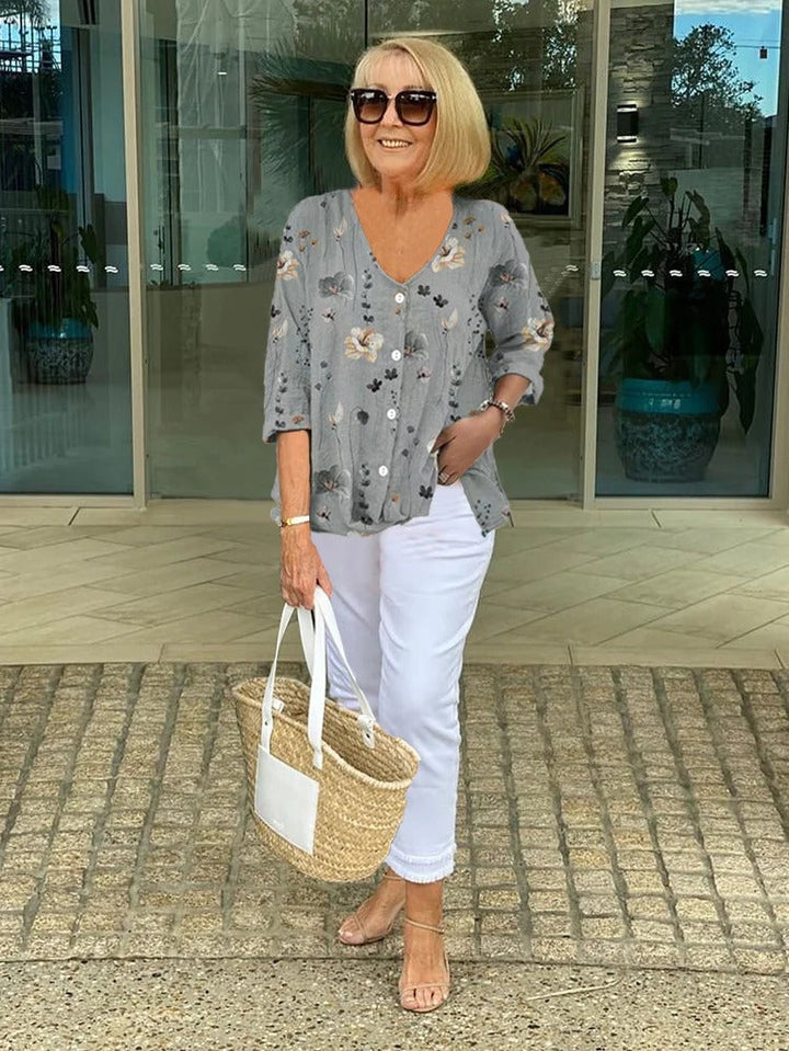 Majken™ – Blommig blus med 3/4-ärmar