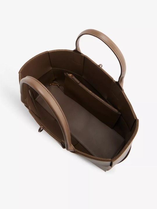 Fiona - Elegant vävd axelremsväska i minimalistisk stil