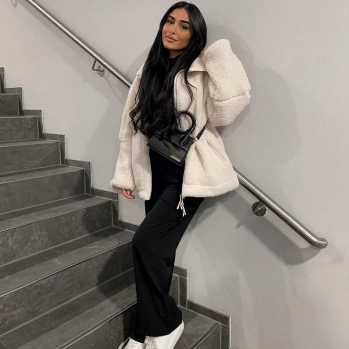 Bruna™ – Mjuk teddyjacka för kalla dagar