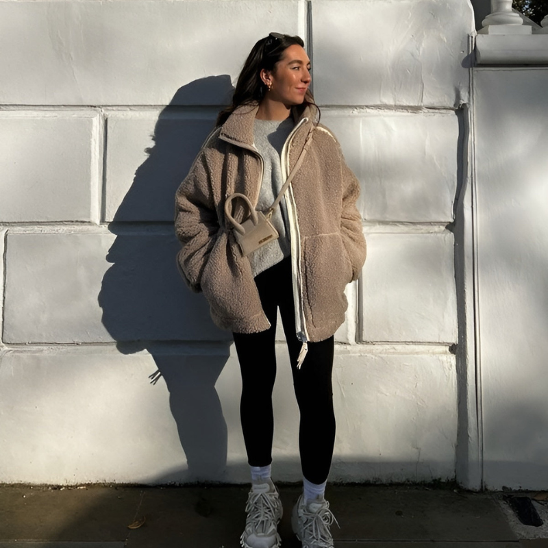Bruna™ – Mjuk teddyjacka för kalla dagar