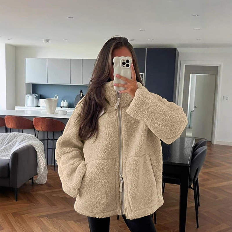 Bruna™ – Mjuk teddyjacka för kalla dagar