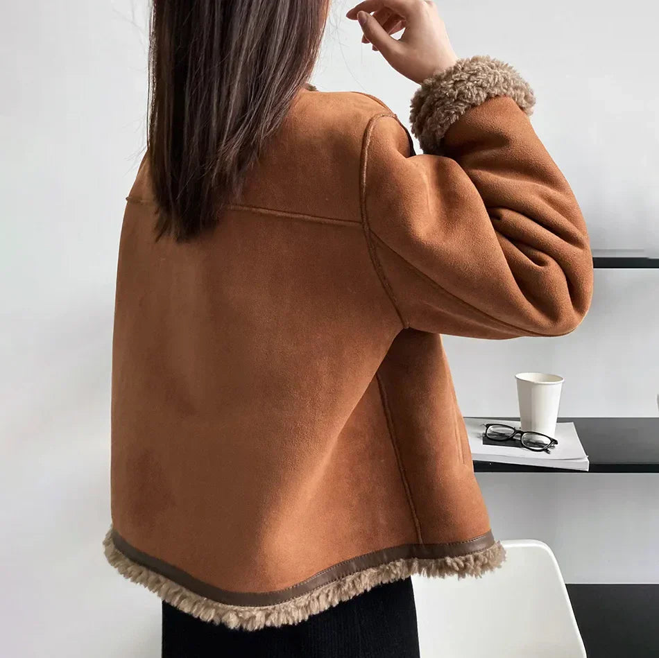 Anaïs™ – Premium Lammulljacka med Fuskpälsfoder