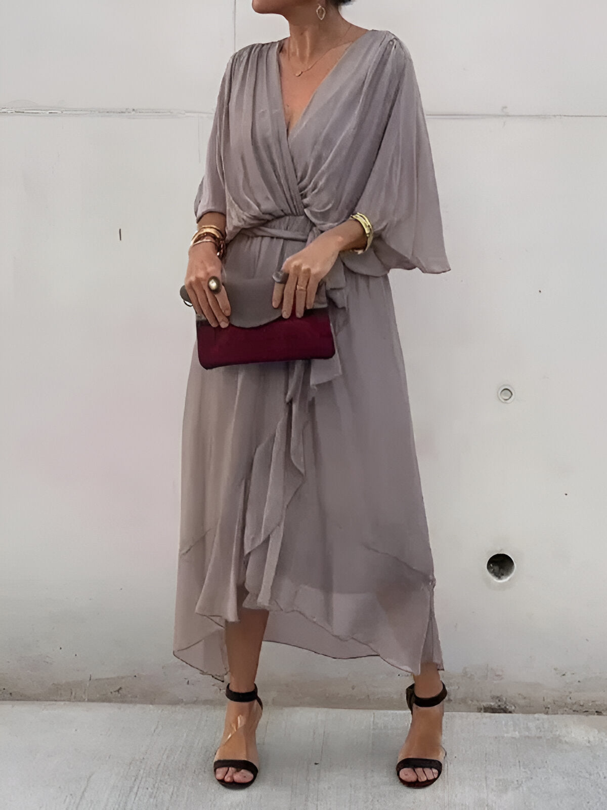 Sanna™ – Elegant chiffongklänning med V-ringning